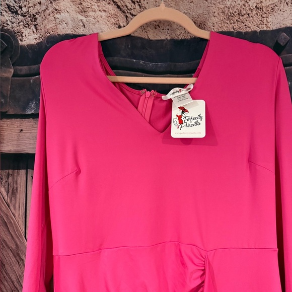 BNWT Chic Pink Long Sleeve Dress - Picture 3 of 3